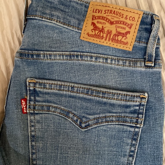 Levi’s high rise bootcut - Picture 2 of 4